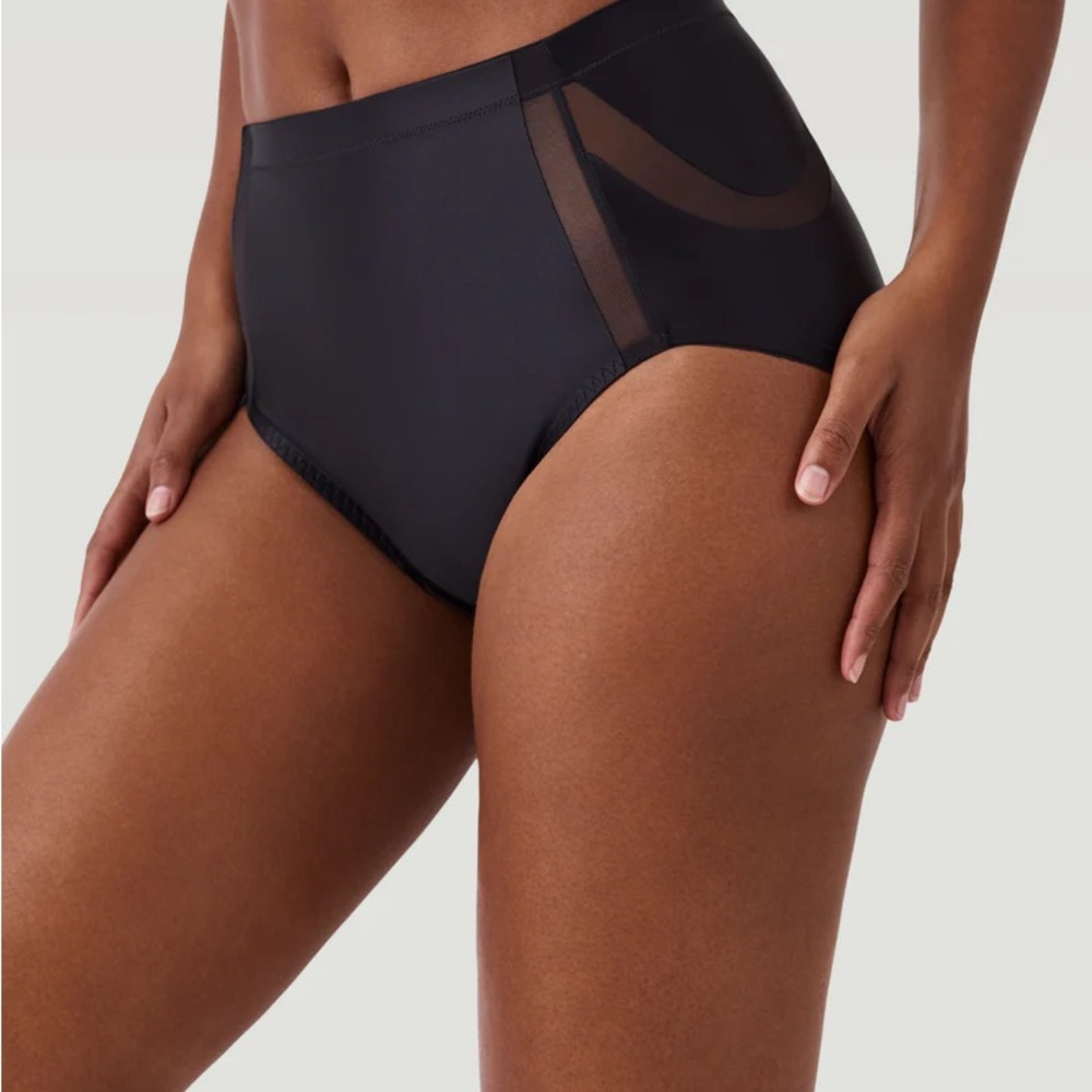NEW SPANX Booty-Lifting Brief in Black (XL)